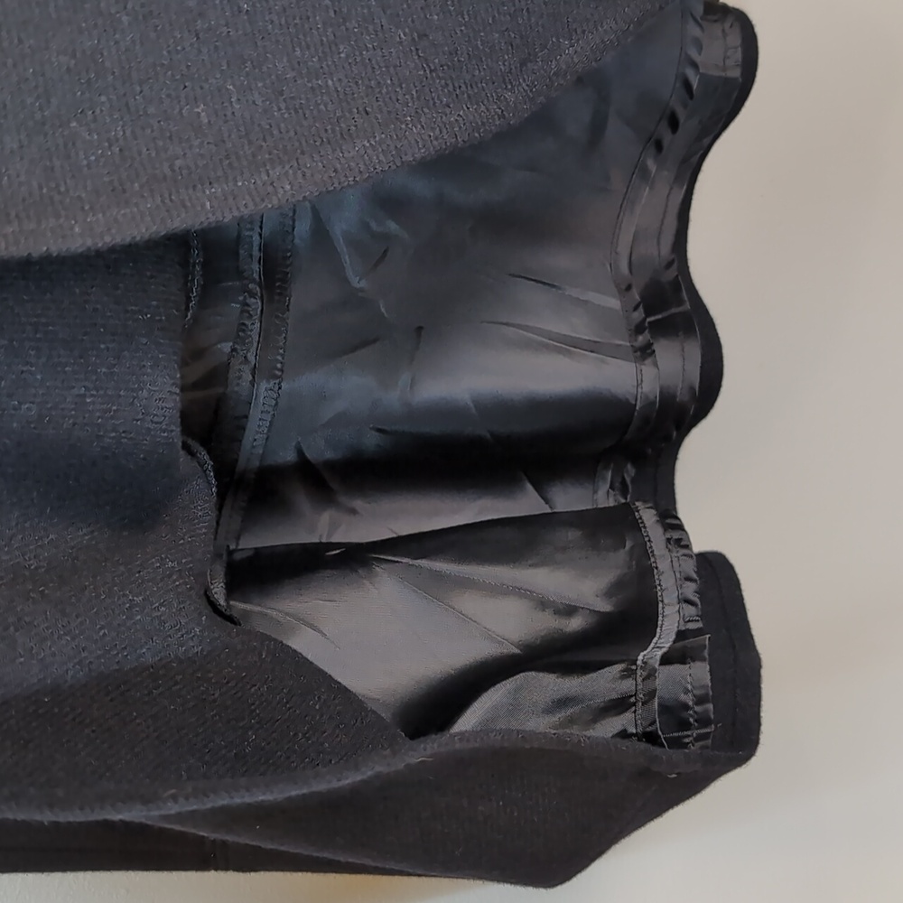 Vintage Y2K GAP Black Wool Skirt Ruffled Flare Hem Trumpet Mermaid Size 12 - Picture 4 of 11
